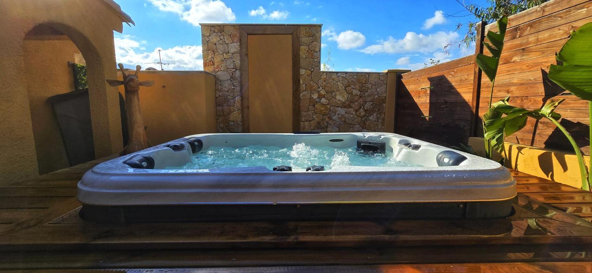 Holiday home Maison Casa Milesa - Jacuzzi, Calme, Proche Mer, Parking Securise